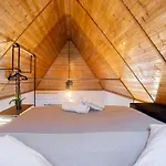 فيلة Hera Elysium Retreat *